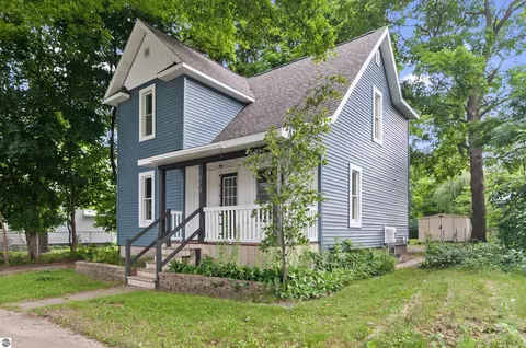 824 Cotey, Cadillac, MI 49601