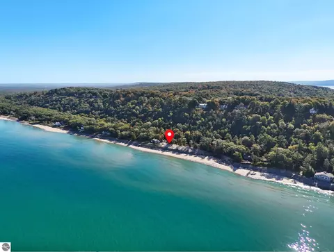 460 Beach Rd, Frankfort, MI 49635