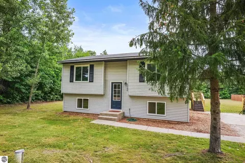 11190 Riley Rd, Interlochen, MI 49643