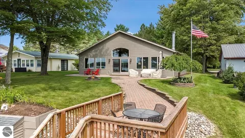 2896 E Lake Dr, Lupton, MI 48635 photo 1