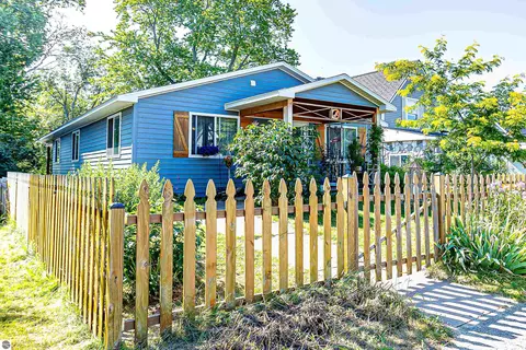 131 S Benzie Blvd, Beulah, MI 49617
