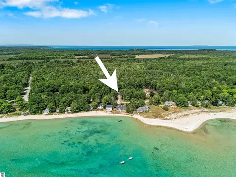13731 N Forest Beach Shrs, Northport, MI 49670