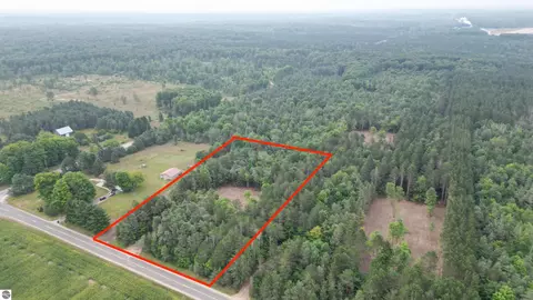 10 S Kasson Rd, Maple City, MI 49664 photo 2
