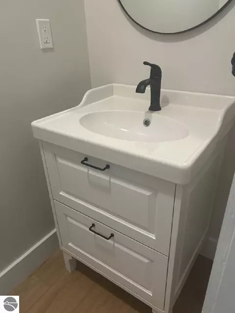Bath - 206 W Maple St, Shepherd, MI 48883 photo 6 of 7