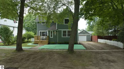 Exterior - 206 W Maple St, Shepherd, MI 48883 photo 4 of 11