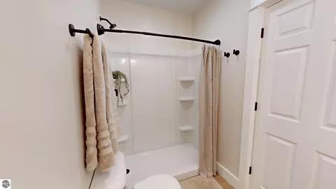 Bath - 206 W Maple St, Shepherd, MI 48883 photo 3 of 7