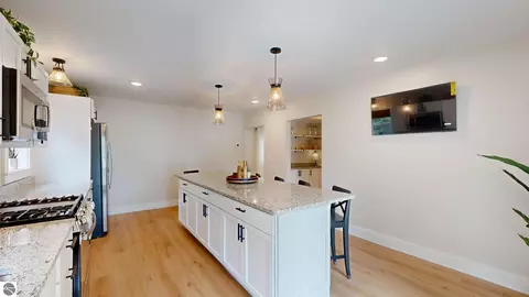 Kitchen - 206 W Maple St, Shepherd, MI 48883 photo 3 of 5