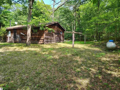 4537 James St, Wellston, MI 49689