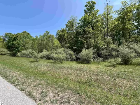 6535 Floreys Ranch Rd, Grawn, MI 49637