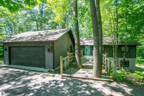 2057 Arrowhead Dr, Traverse City, MI 49686