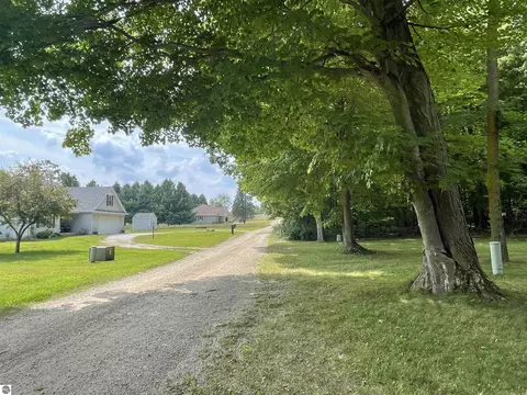 3250 Juniper Dr, Farwell, MI 48622 photo 17