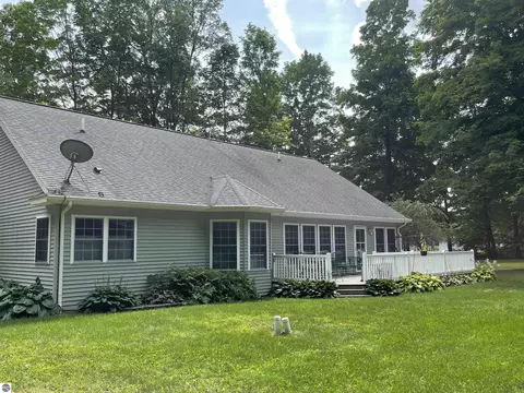 3250 Juniper Dr, Farwell, MI 48622 photo 10