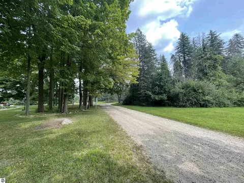 3250 Juniper Dr, Farwell, MI 48622 photo 18