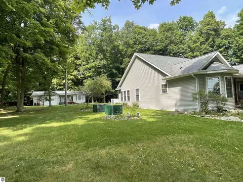 3250 Juniper Dr, Farwell, MI 48622 photo 12