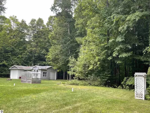 3250 Juniper Dr, Farwell, MI 48622 photo 72