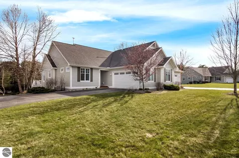 86 Wildwood Meadows Dr, Traverse City, MI 49686