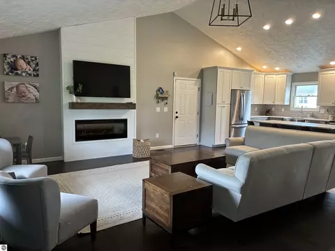 2402 Joseph Dr, Mount Pleasant, MI 48858