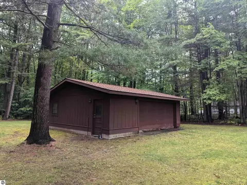 Exterior - 5105 E Michigan Ave, Au Gres, MI 48703 photo 2 of 16