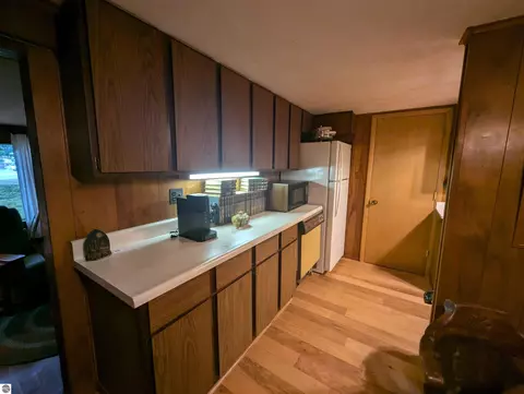 Kitchen - 5105 E Michigan Ave, Au Gres, MI 48703 photo 3 of 4