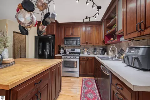 Kitchen - 2541 E Cherry Ln, Cedar, MI 49621 photo 3 of 4