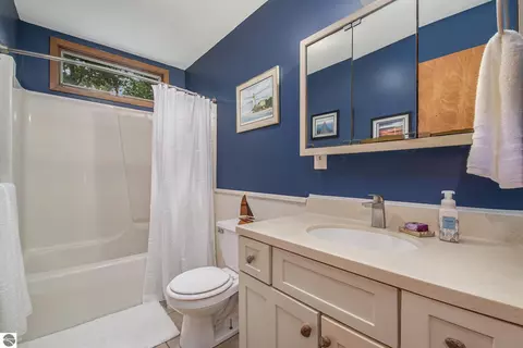 Bath - 2541 E Cherry Ln, Cedar, MI 49621 photo 1 of 2