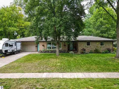 1107 Adams Dr, Midland, MI 48642