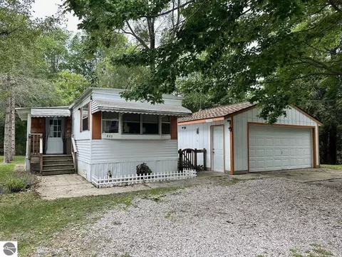 211 N Division St, Bellaire, MI 49615