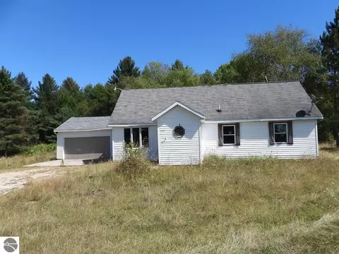 1120 N Star City Rd, Lake City, MI 49651