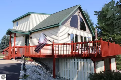 72 NW Wood Rd, Rapid City, MI 49676