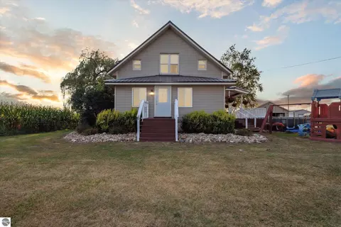 10433 N Ransom Rd, Wheeler, MI 48662