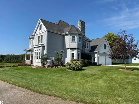 10741 N Mission Rd, Clare, MI 48617