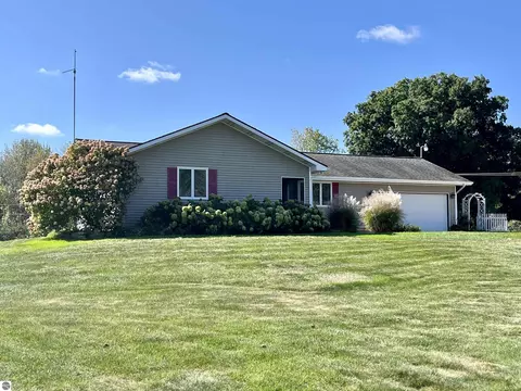 2330 E Surrey Rd, Farwell, MI 48622 photo 1