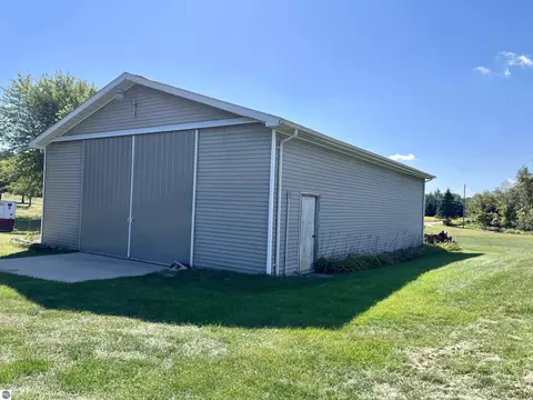 2330 E Surrey Rd, Farwell, MI 48622 photo 13