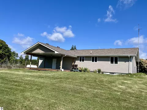2330 E Surrey Rd, Farwell, MI 48622 photo 8