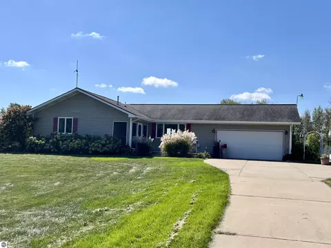 2330 E Surrey Rd, Farwell, MI 48622 photo 5