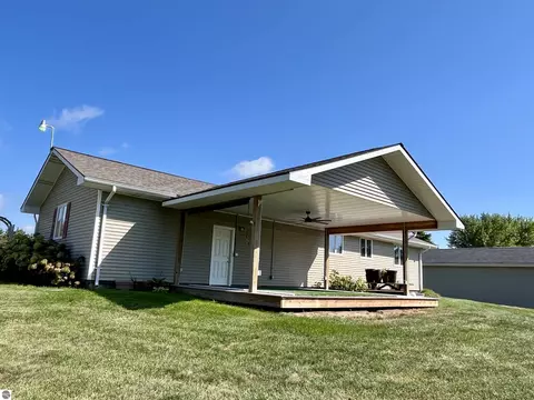 2330 E Surrey Rd, Farwell, MI 48622 photo 6