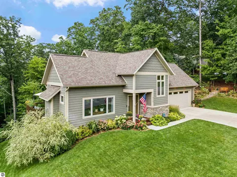 3119 Holiday Village Rd, Traverse City, MI 49686