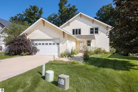 136 E Seventeenth St, Traverse City, MI 49684