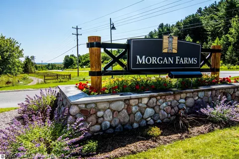 10660 10662 Old Morgan Trl, Traverse City, MI 49684