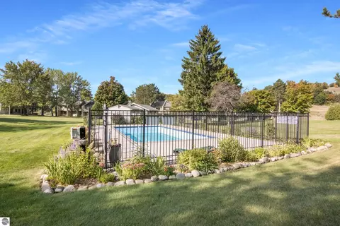 5000 S Townhouse Dr #E7, Cedar, MI 49621 photo 4