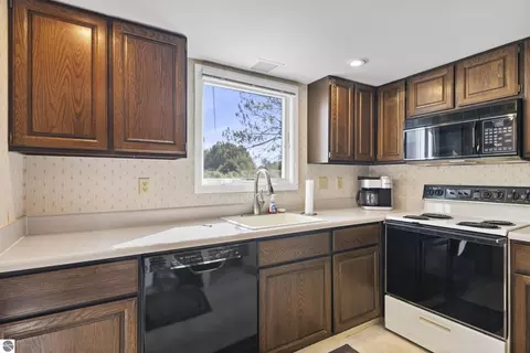 5000 S Townhouse Dr #E7, Cedar, MI 49621 photo 8