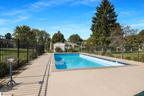 5000 S Townhouse Dr #E7, Cedar, MI 49621 photo 5