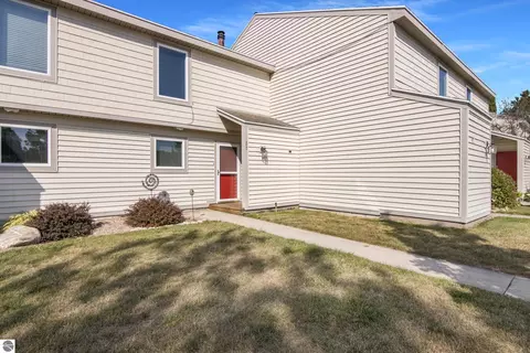 5000 S Townhouse Dr #E7, Cedar, MI 49621 photo 3