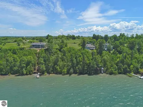 9155 Bayridge Dr, Williamsburg, MI 49690