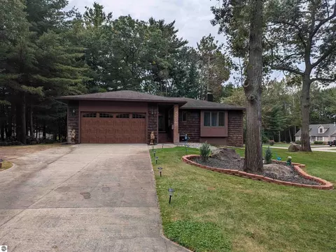 5089 Golfview Dr, Au Gres, MI 48703 photo 2