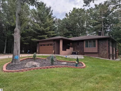 5089 Golfview Dr, Au Gres, MI 48703