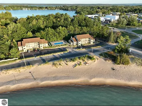 8935 N Bayshore Dr #15, Elk Rapids, MI 49629