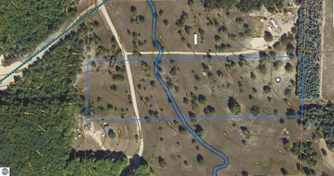 4760 Vista Valley Trl, Mesick, MI 49668