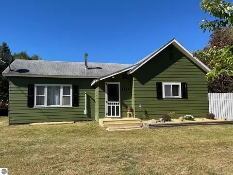 292 S Baldwin St, Lake City, MI 49651