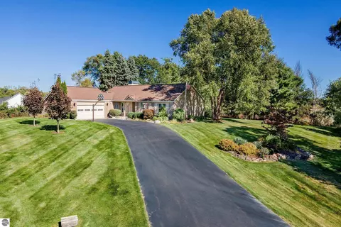 70 Wakulat Ln, Traverse City, MI 49686